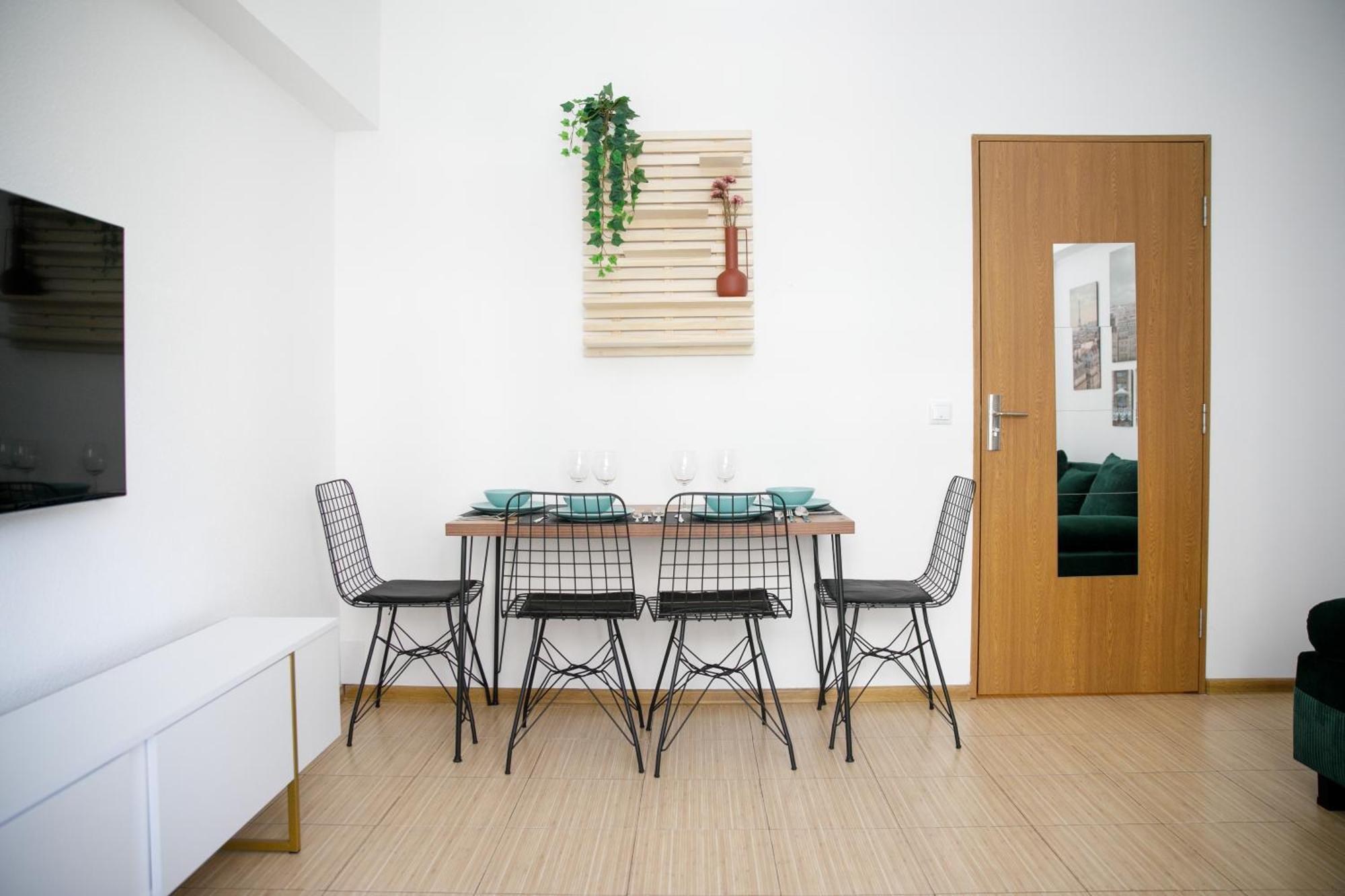 Color Apartments Corneliu Coposu No3 ブカレスト エクステリア 写真